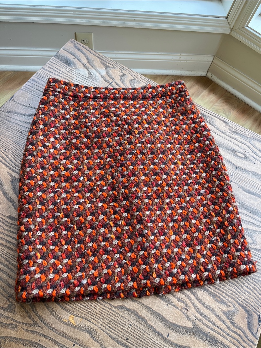 kate spade Judy Multicolor wool
Blend rust , brown & taupe  tweed skirt size 10